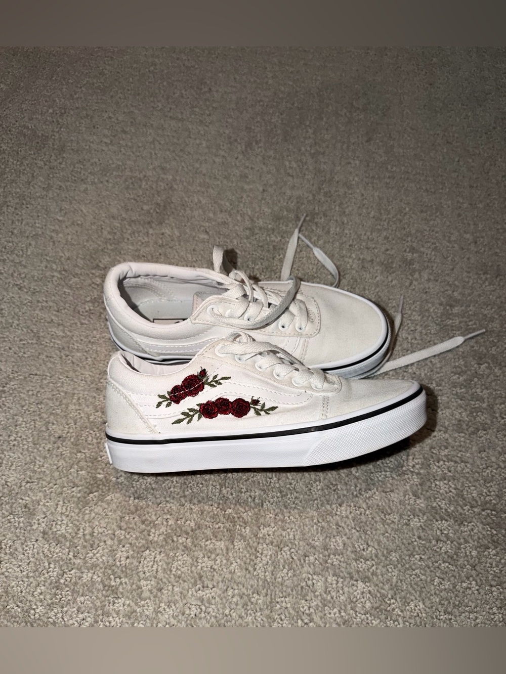 Vans Kids Rose Embroidered Lace Up Shoes Size 1